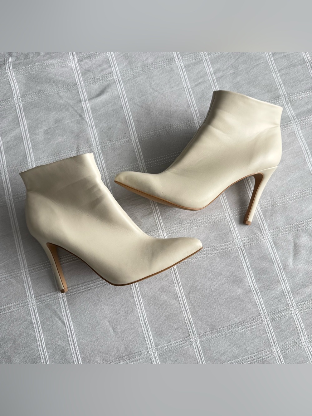 BCBG Cream Pointed-Toe Stiletto Ankle Boots